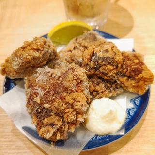 本まぐろの竜田揚げ(大衆すし酒場 スシマヅメ 野毛本店)