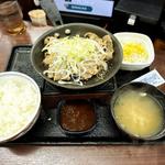 鉄板牛カルビ定食(吉野家 中目黒駅前店 )