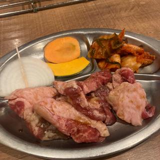 カルビ焼肉定食(炭火焼肉 しちりんや )