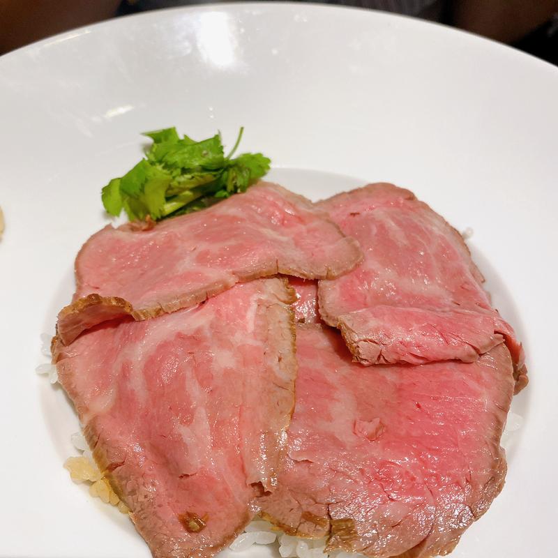 ローストビーフ丼(ファイヤーキングカフェ)