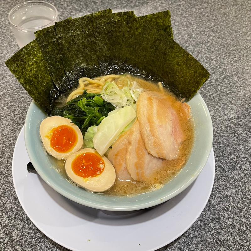 家系醤油Maxラーメン(横浜家系ラーメン極家 )