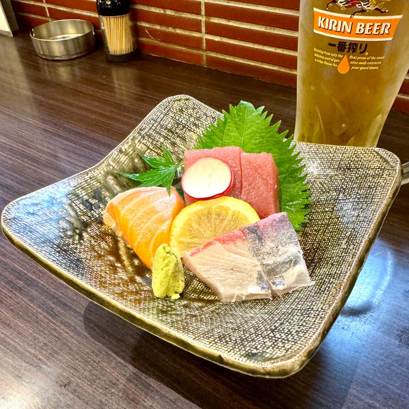 お造り三種盛り(串天居酒屋 赤のれん あべのキューズモール店)