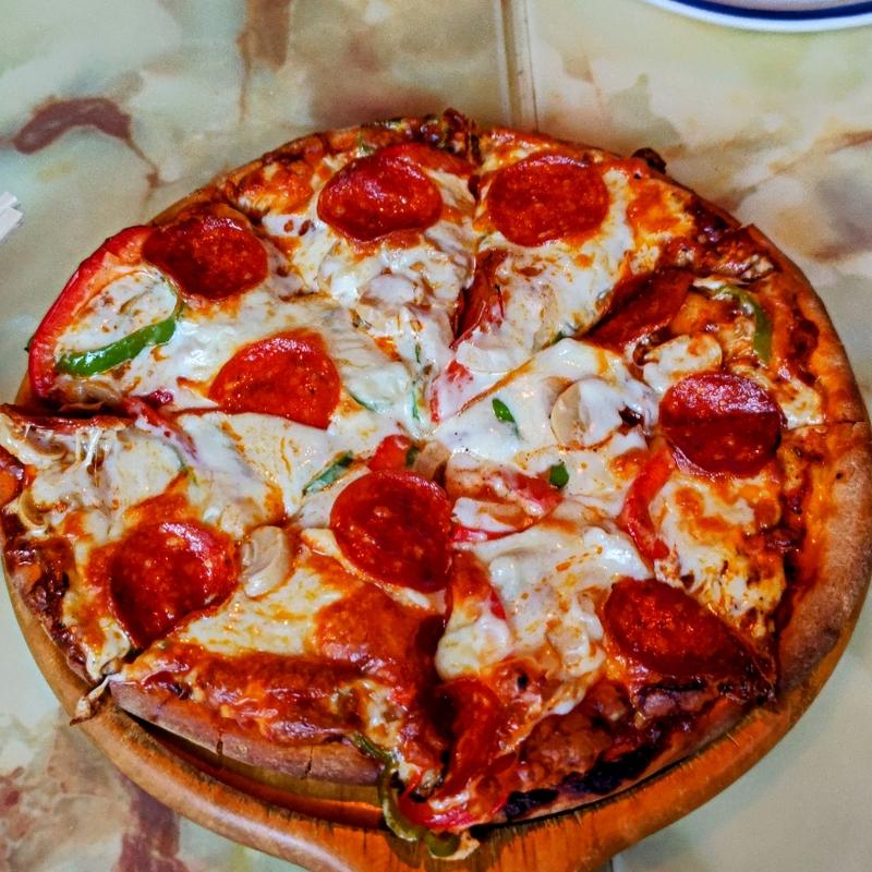 ピザ(Benny's Place)