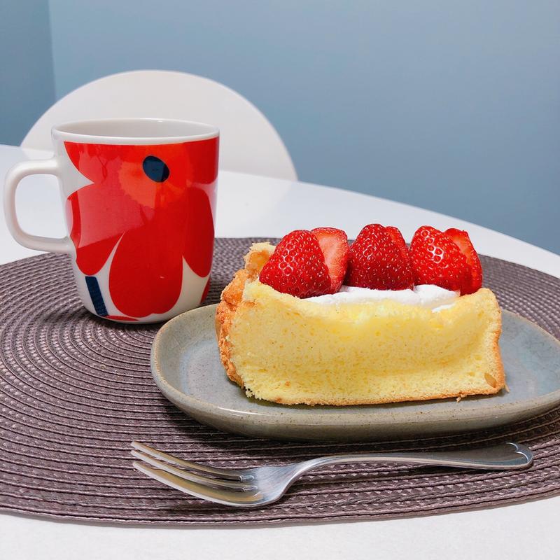 イチゴのシフォンケーキ(ニホンノオカシ 春夏秋冬)