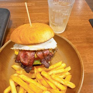 ベーコンエッグ(SUBURBAN GRILL)