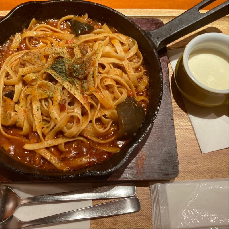 なすとマッシュルームのボロネーゼ(チーズレストラン リコッタ 丸の内店)