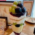 2種のブドウのパフェ