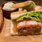 牛粗挽きハンバーグサンド