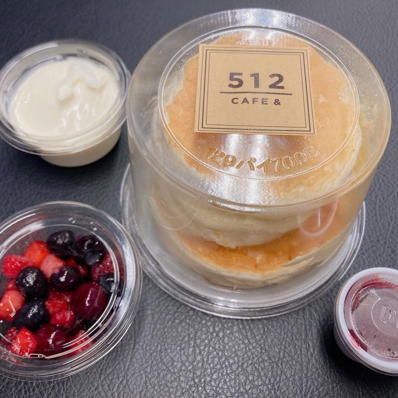 ベリーとマスカルポーネのふるぷるパンケーキ(512 CAFE & GRILL )