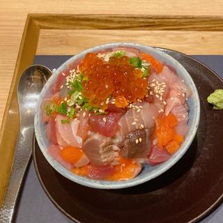 海鮮てっぺん小丼(熱海銀座おさかな食堂はなれ)