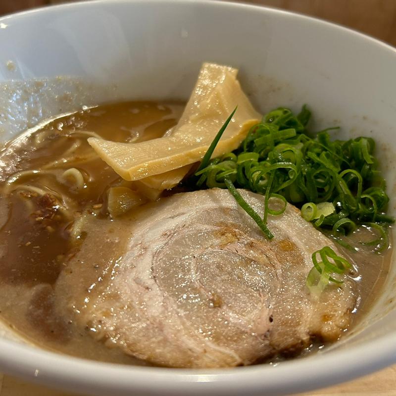 焦がしニンニク豚骨(吉見製麺)