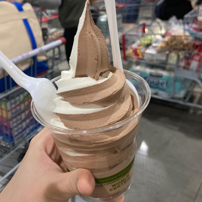 ヘーゼルナッツチョコレートソフトクリーム(コストコホールセール 金沢シーサイド倉庫店)