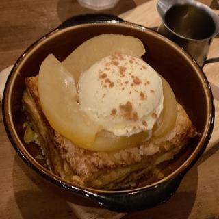 濃厚バニラアイスとマスカルポーネのハニーアップルパイ(#802 CAFE&DINER 渋谷)