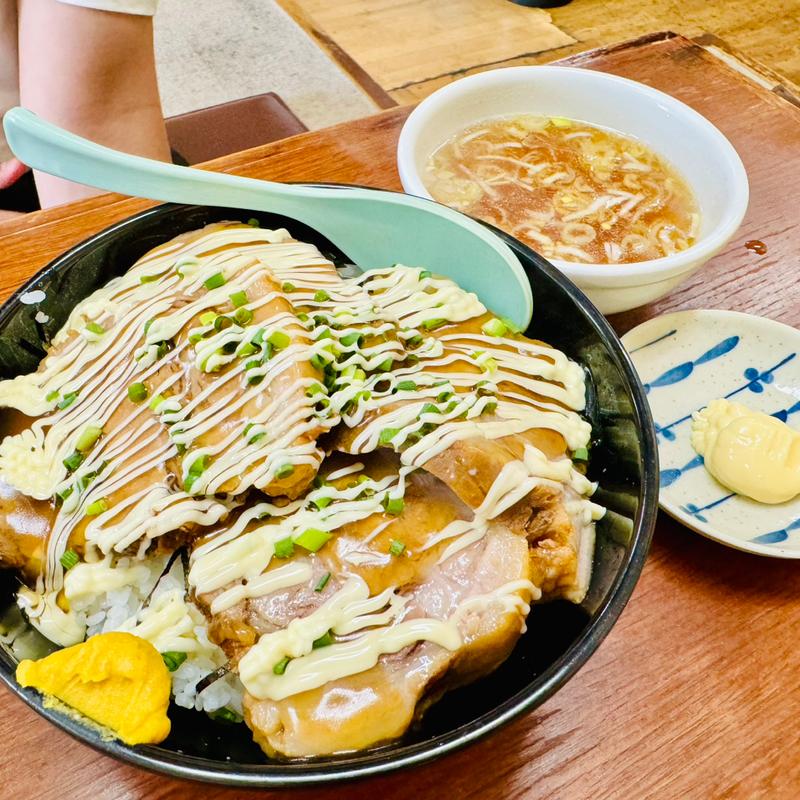 チャーシュー丼(ラーメン勝ちゃん)