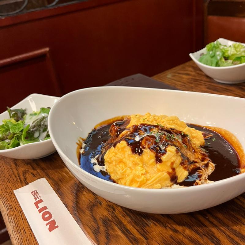 クラシックオムライス、ミニサラダ付き(ビヤホールライオン狸小路店)