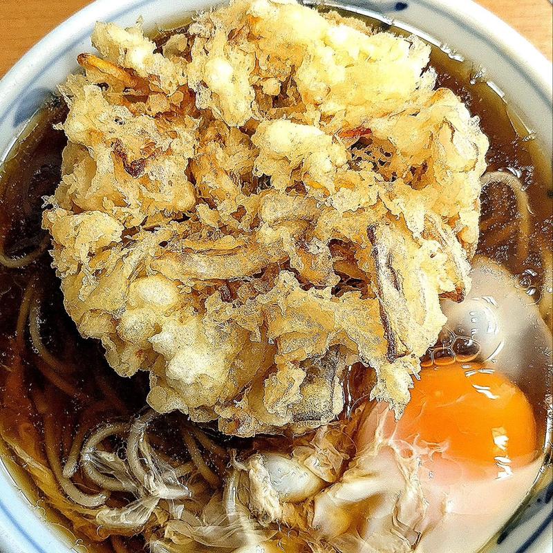 かき揚げそば 生玉子(加賀)
