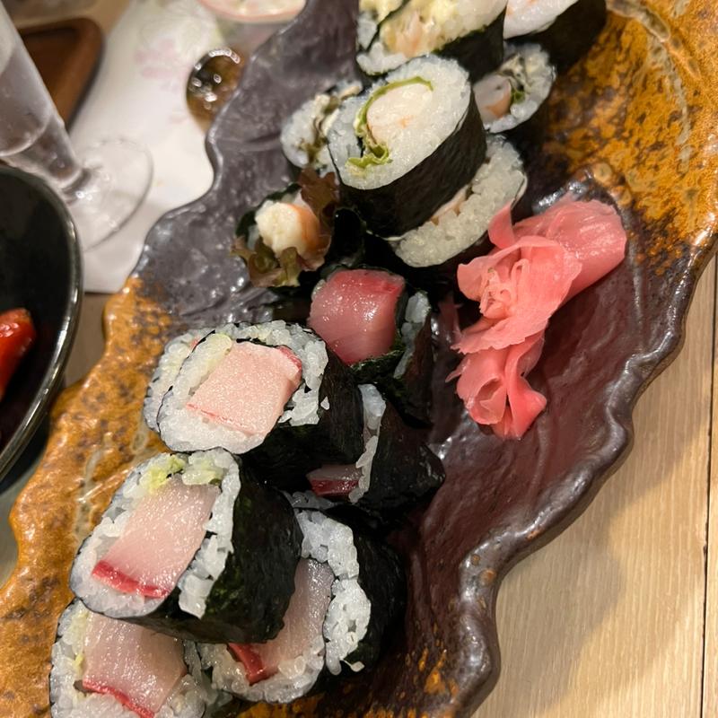 ブリとろ鉄火巻＋サラダ巻き(司 )