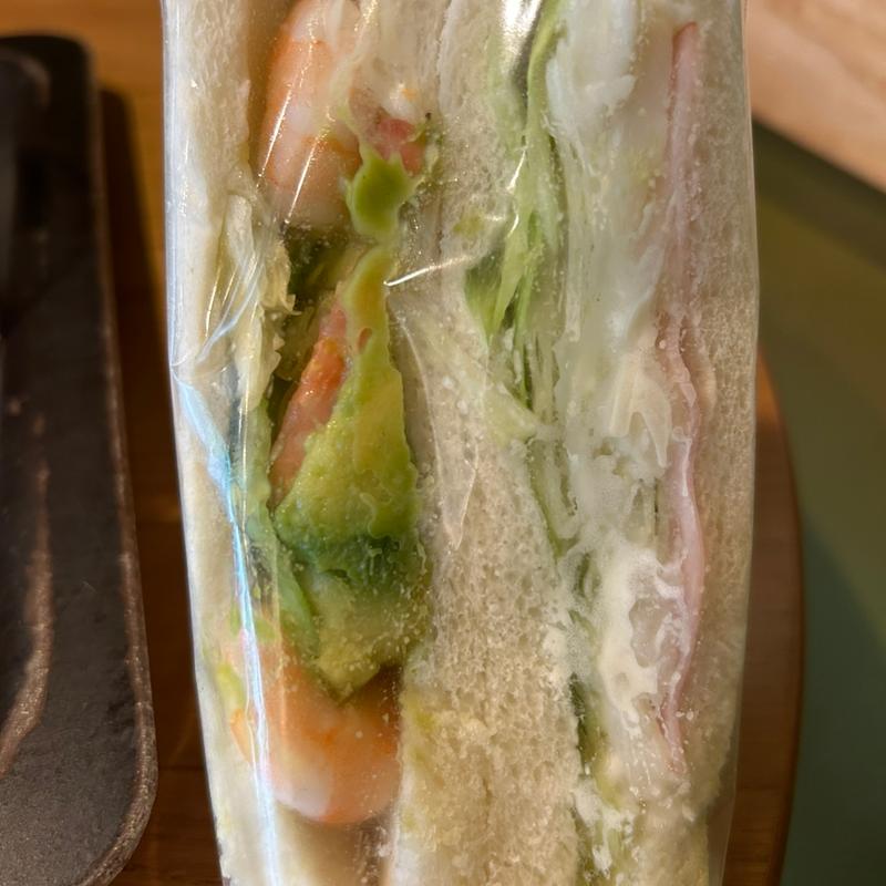 エビアボカド＆ハムポテトサンド(サンマルクカフェ 札幌ル・トロワ店)