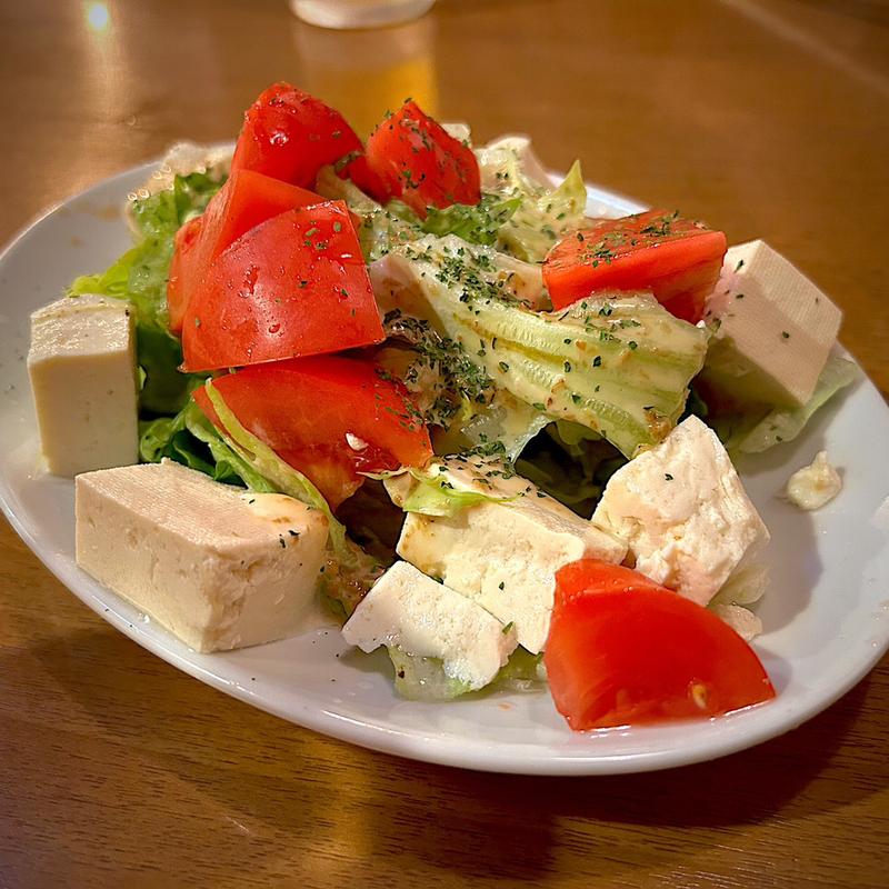 豆腐とトマトのサラダ(大衆食堂かわぐち)