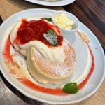 こぼれ苺のパンケーキ(cafeＲｏｂ 幸田店 （カフェロブ）)