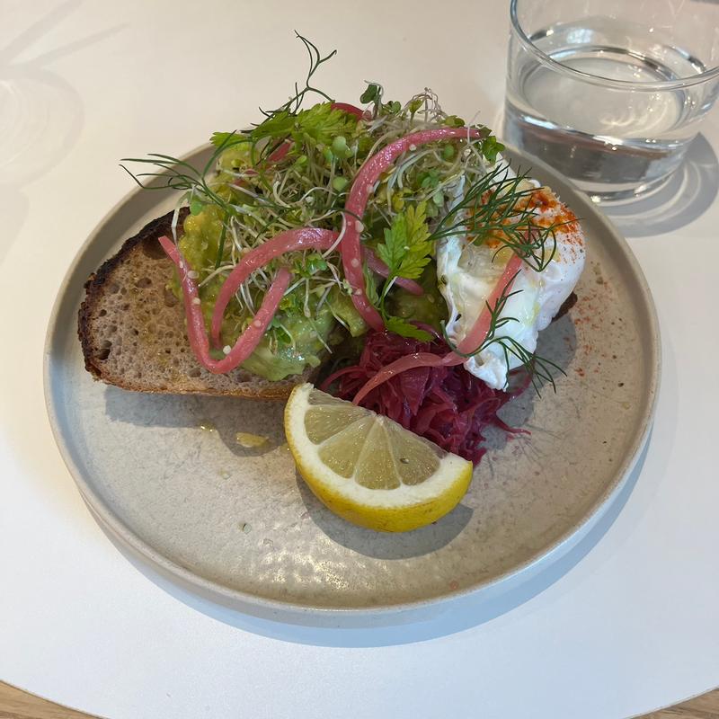 アボカドトースト(WOODBERRY BAKERY)