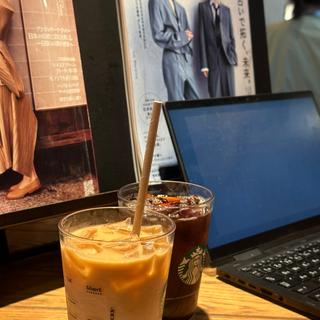 ほうじ茶&クラシックティーラテ(スターバックスコーヒー GINZA SIX店)