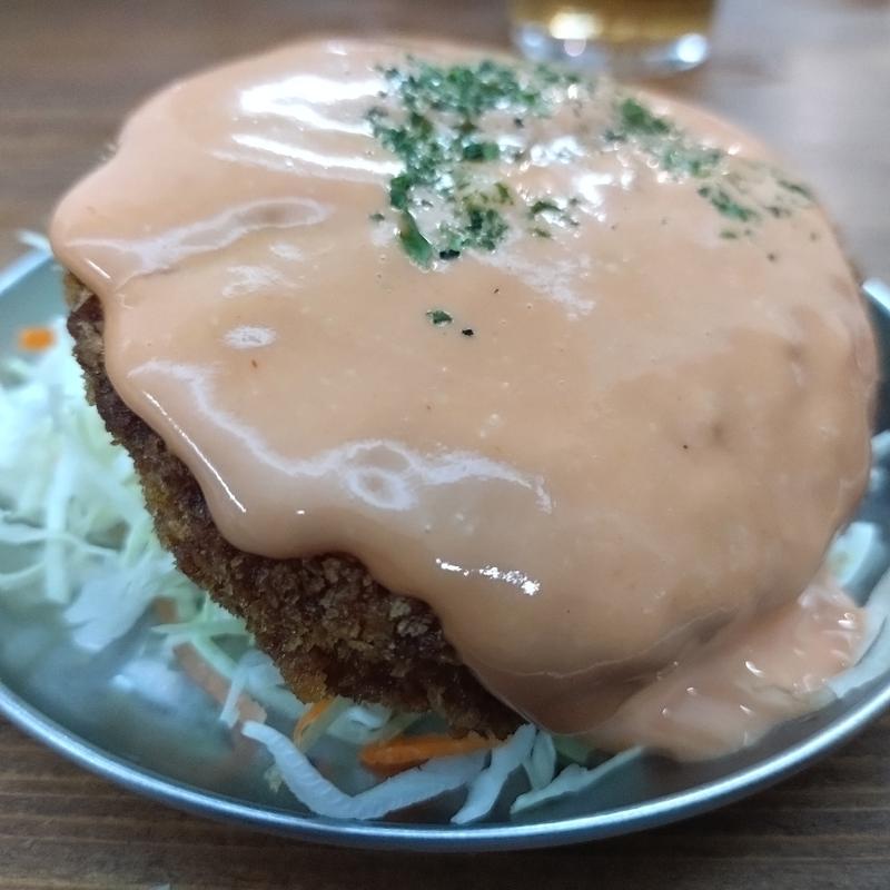 名物メンチカツ(大衆食堂スタンドそのだ五反田店)