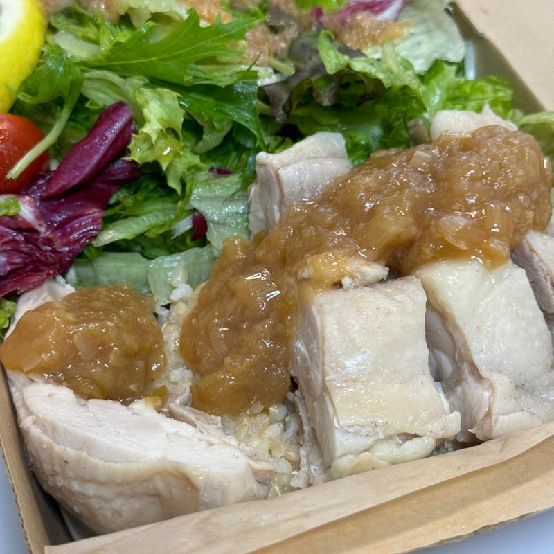 カオマンガイと玄米のセット(鶏あえずタンパク 渋谷店)