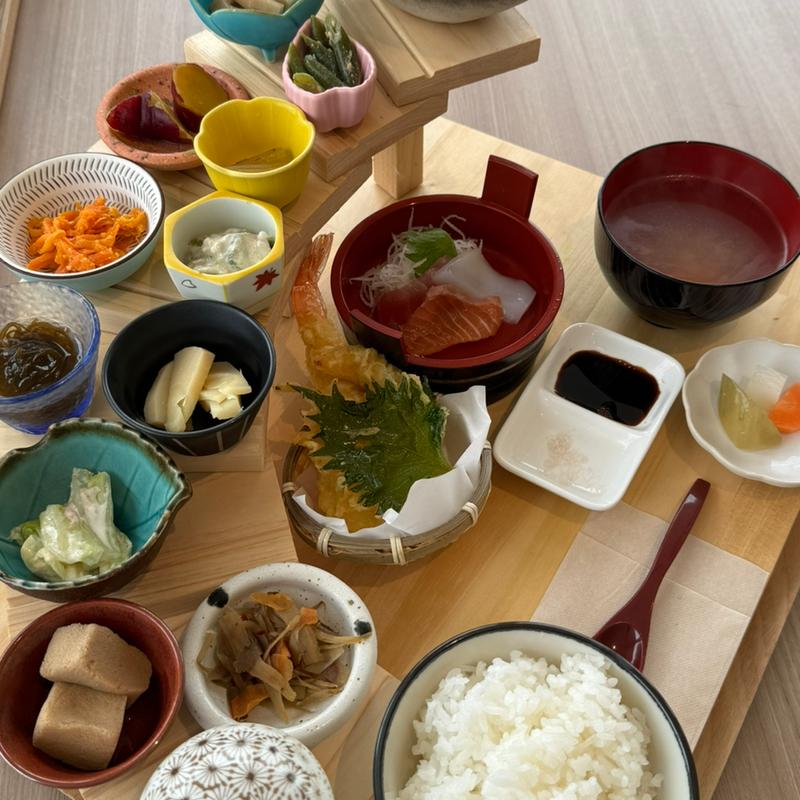 階段贅沢御膳(和洋食レストラン＆カフェ I TeA HOUSE 三木別所店)