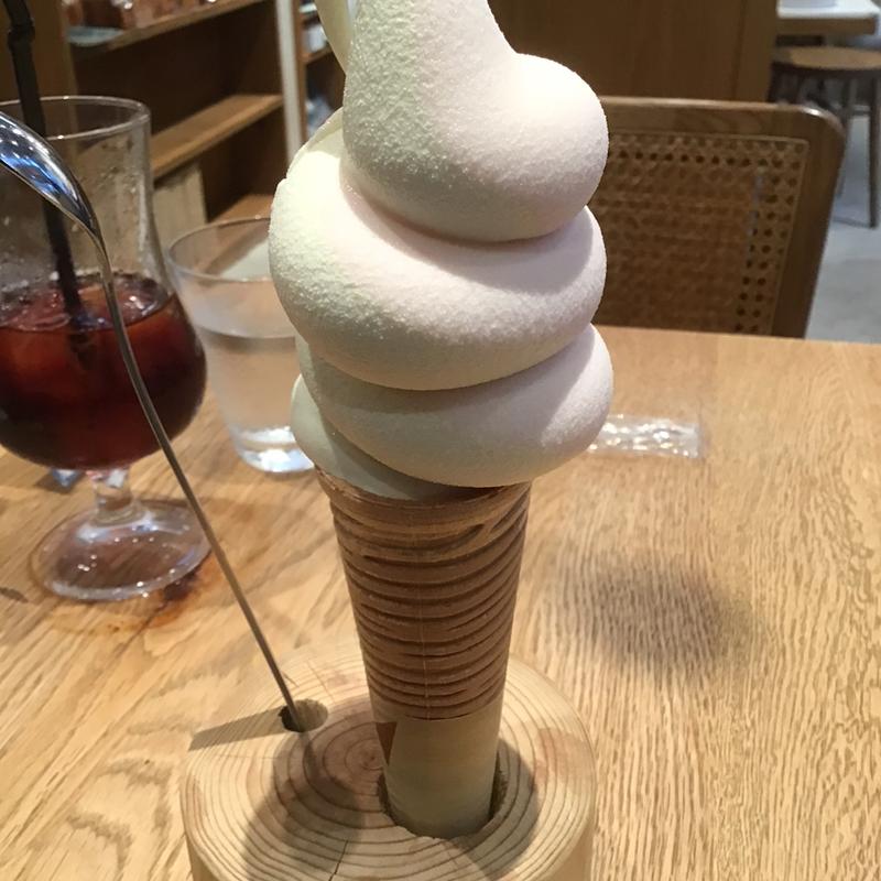 ソフトクリーム　ミックス(つばめパン&Milk 名駅店)