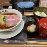 中華そば(大盛り)+胡麻鯛茶漬け
