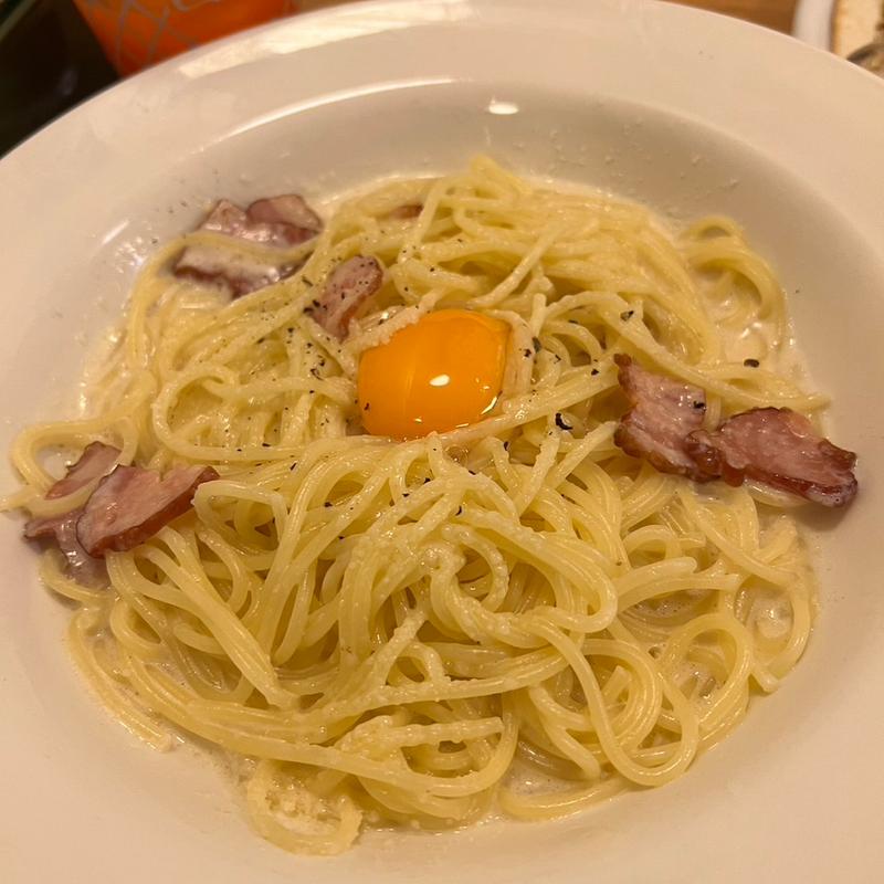 ヨード卵・光と吊るしベーコンのカルボナーラ(ポポラマーマ 川口元郷店)