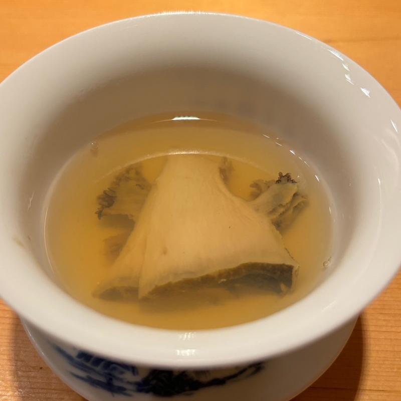 鮑の酒蒸し(鮨しのぶ)