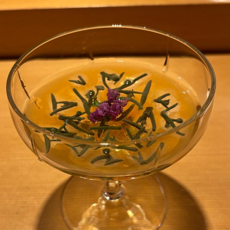 じゅんさい(鮨しのぶ)