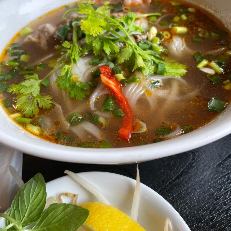 牛肉のしゃぶしゃぶ風フォー(フォーベト)