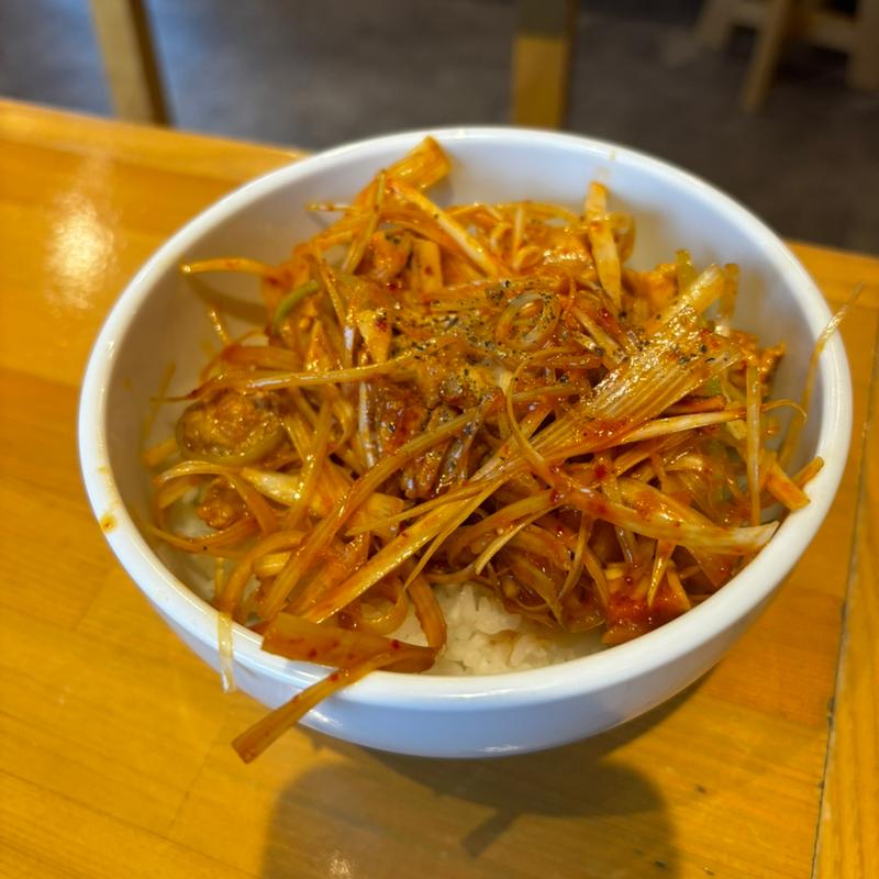 ネギチャ丼(ラーメン・まぜそば カミナリ)