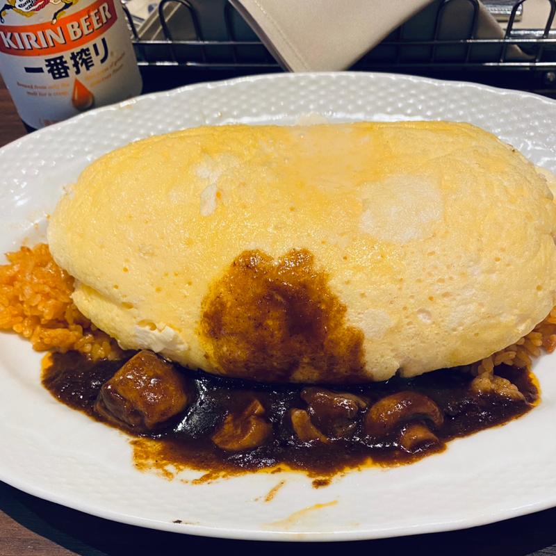スフレ卵のオムライス ビーフとマッシュルームのデミグラスソース(サロン卵と私　ららぽーと豊洲店)