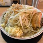 ミニラーメンニンニクヤサイマシマシアブラカラメ(豚山 東京ラーメン横丁店)