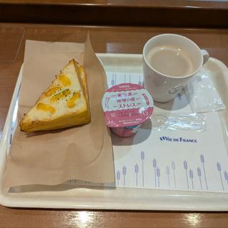 モーニング カプチーノ(ヴィドフランス 長岡店 （VIE DE FRANCE）)