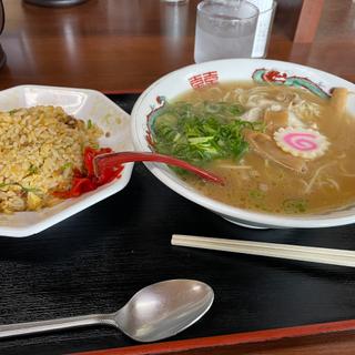 豚骨しょうゆラーメン　＋　半チャーハン(中華そば　まるや 長船店 （【旧店名】中華そば　マル伴）)