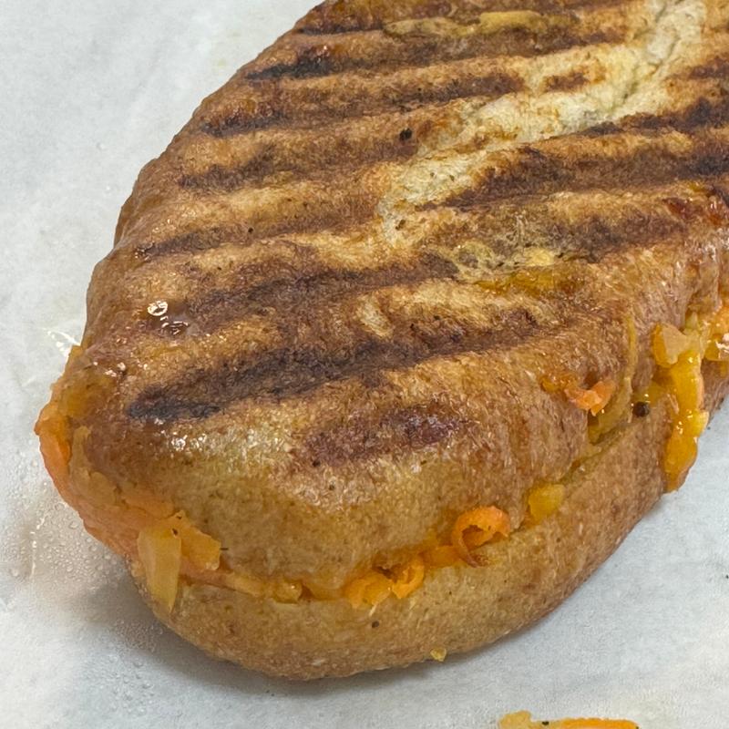 キャロットラペとヴィーガンチーズのサンド(VERVE COFFEE ROASTERS EBISU)