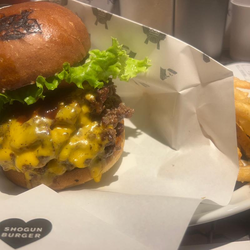 ダブルチーズバーガー(ショーグンバーガー 新宿総本店（SHOGUN BURGER Shinjyuku）)