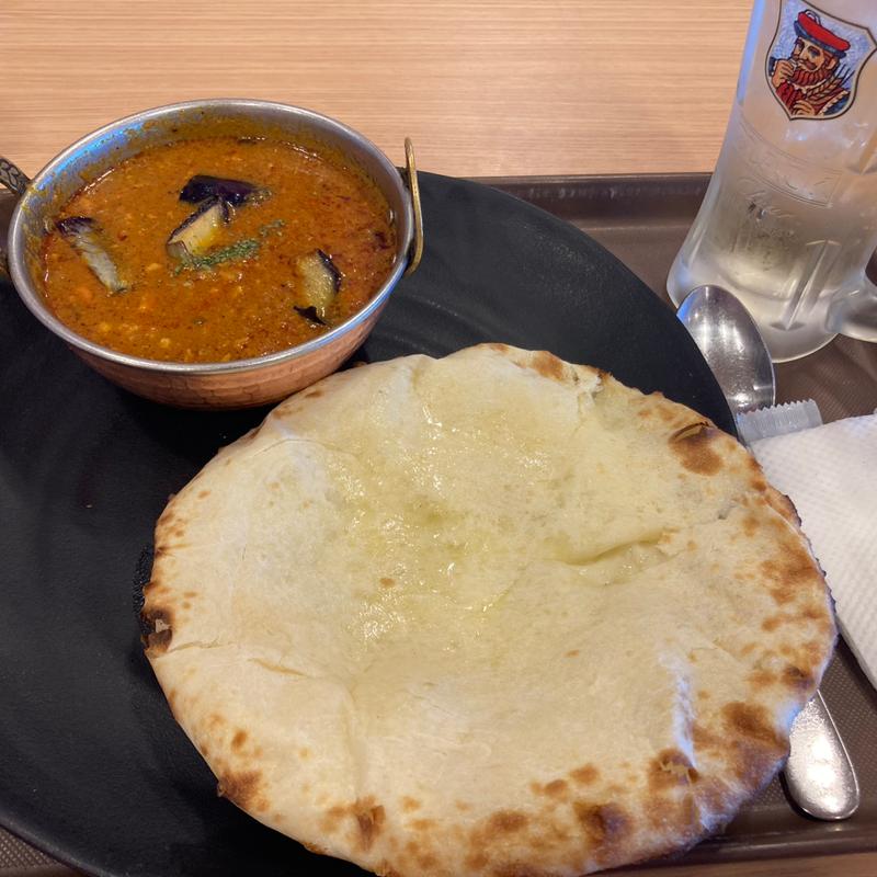 揚げナスのキーマカリー＆ナン(インドカリーダイニングCobara-Hetta 新千歳空港店)