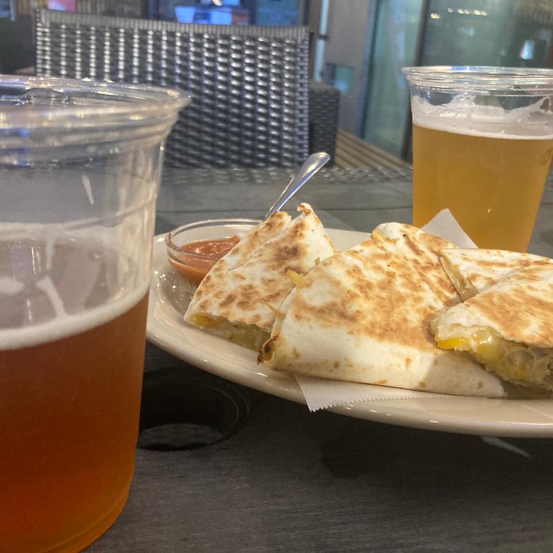 ケサディーヤ(Carnaval〜タコスショップカルナバル)