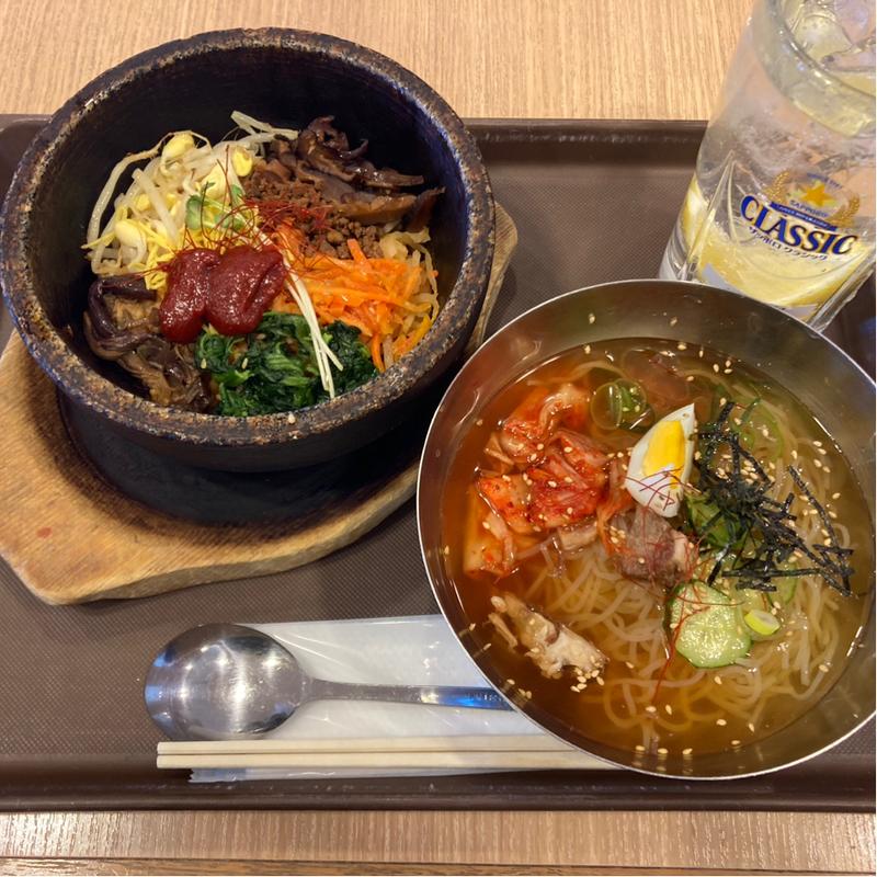 ハーフ＆ハーフ定食(韓国厨房ユン家の食卓 新千歳空港店)