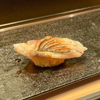 たかべ(廻転鮨 銀座おのでら 息子渋谷店)