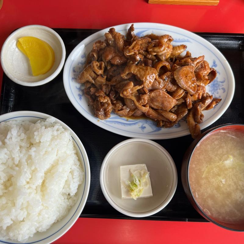 ホルモン定食(食堂 いしん)