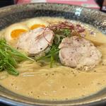 特濃鶏白湯ラーメン(ラーメン 冨貴)