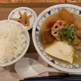 ごろごろ野菜のごち豚汁定食浅漬け風サラダセット(ごちとん 横浜ジョイナス店)