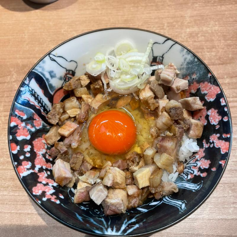 半たまごかけ肉ごはん(野良裏家)
